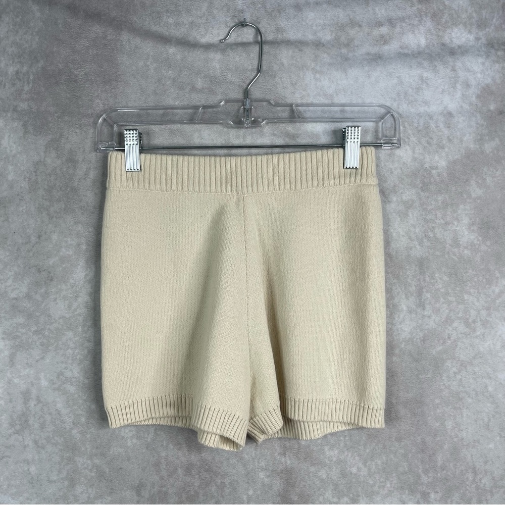 Peachy Den Merino Wool Blend Knit Pull On Shorts In Ivory Women's Size S